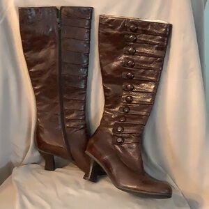 UEC.  MIZ MOOZ.   Leather Boot.   Size 39
